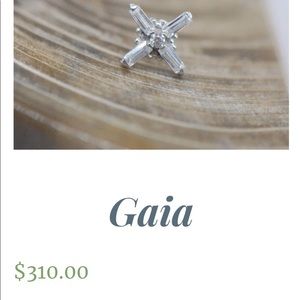 BVLA Gaia in White Gold with CZ 18 gauge.